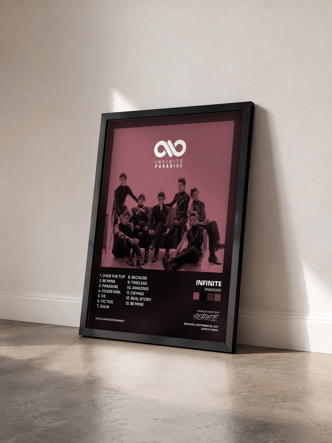 #noir Tableau de l'album Paradise de INFINITE vu de trois quarts, cadre noir