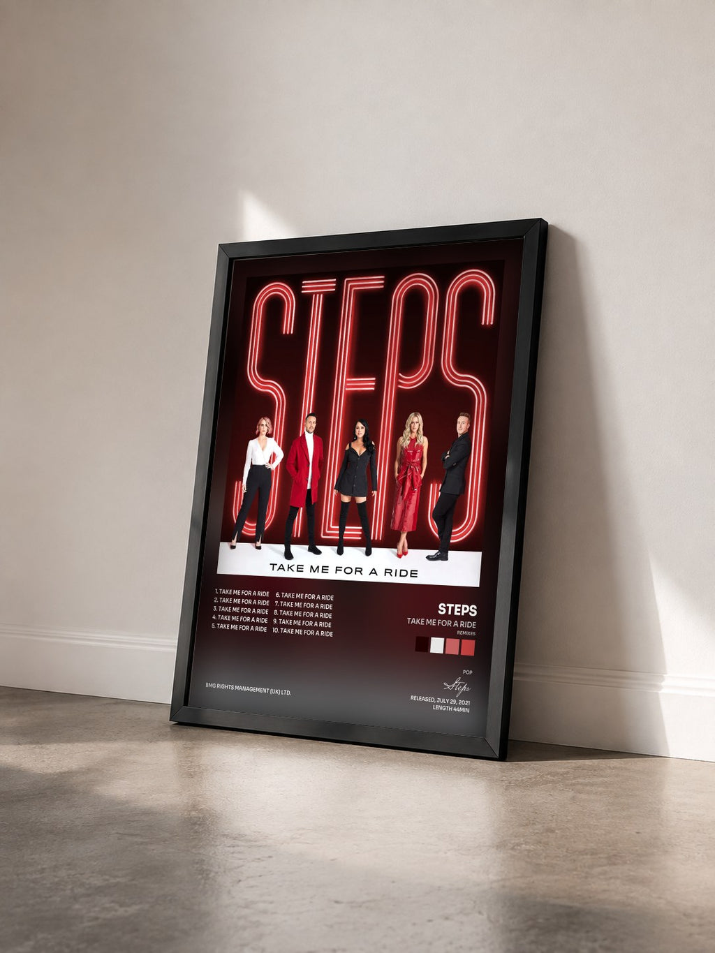 #noir Tableau de l'album Take Me for a Ride (Remixes) de Steps vu de trois quarts, cadre noir
