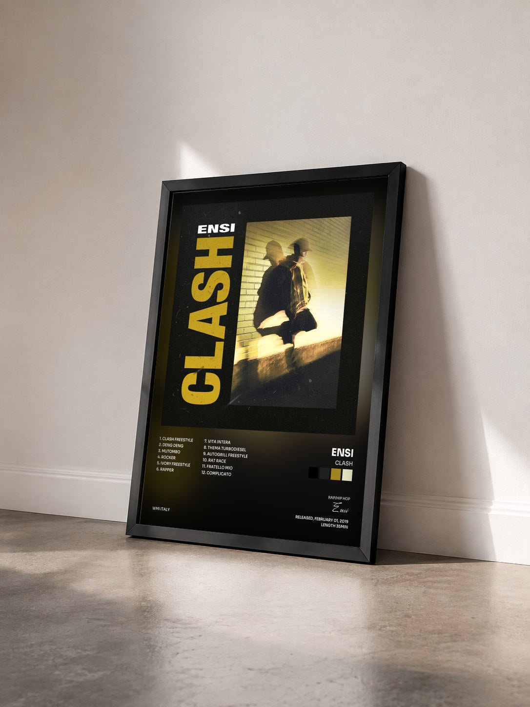 #noir Tableau de l'album CLASH de Ensi vu de trois quarts, cadre noir