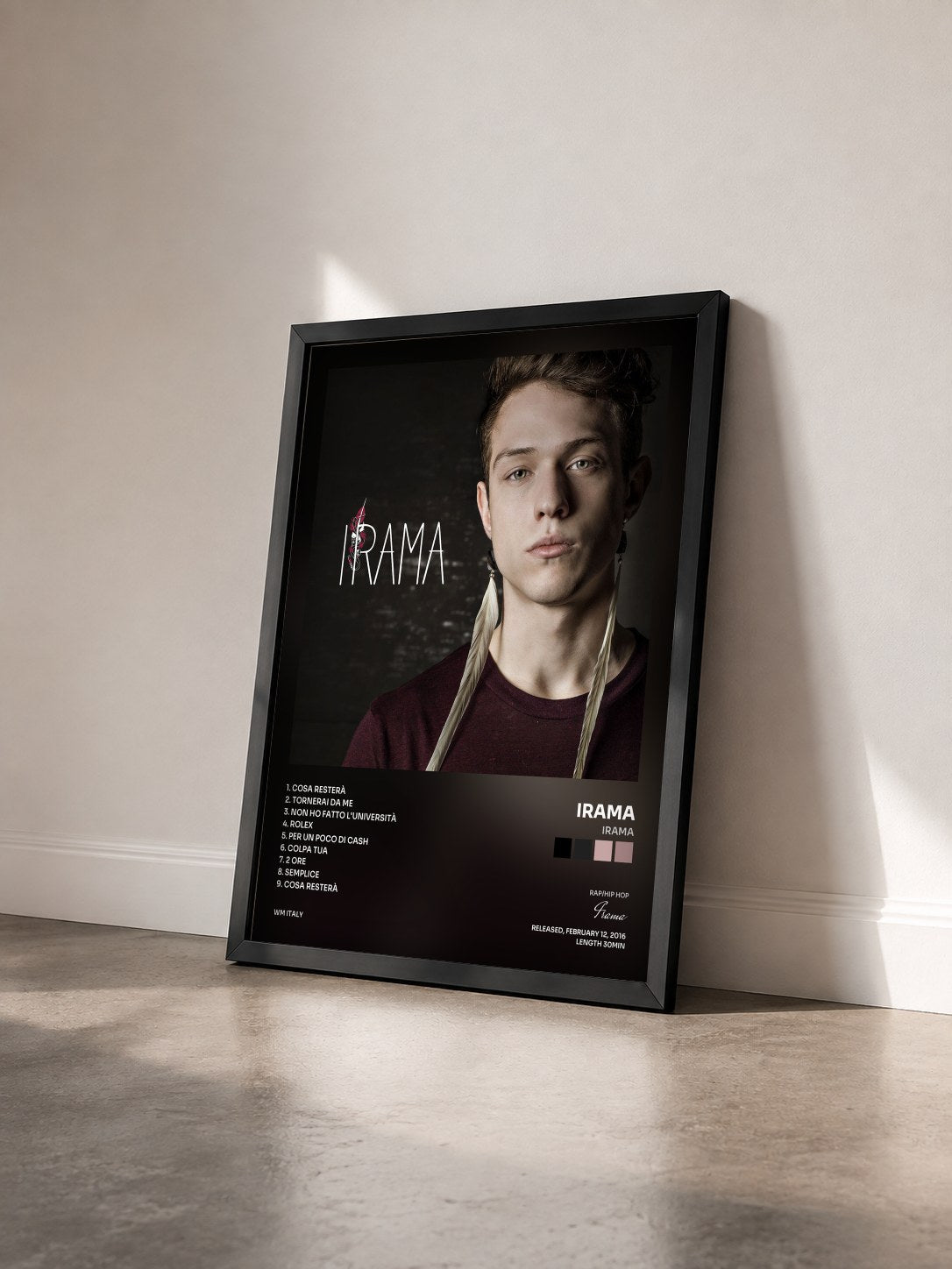#noir Tableau de l'album Irama de Irama vu de trois quarts, cadre noir