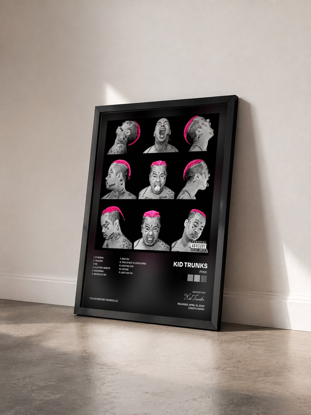 #noir Tableau de l'album P!NK de Kid Trunks vu de trois quarts, cadre noir