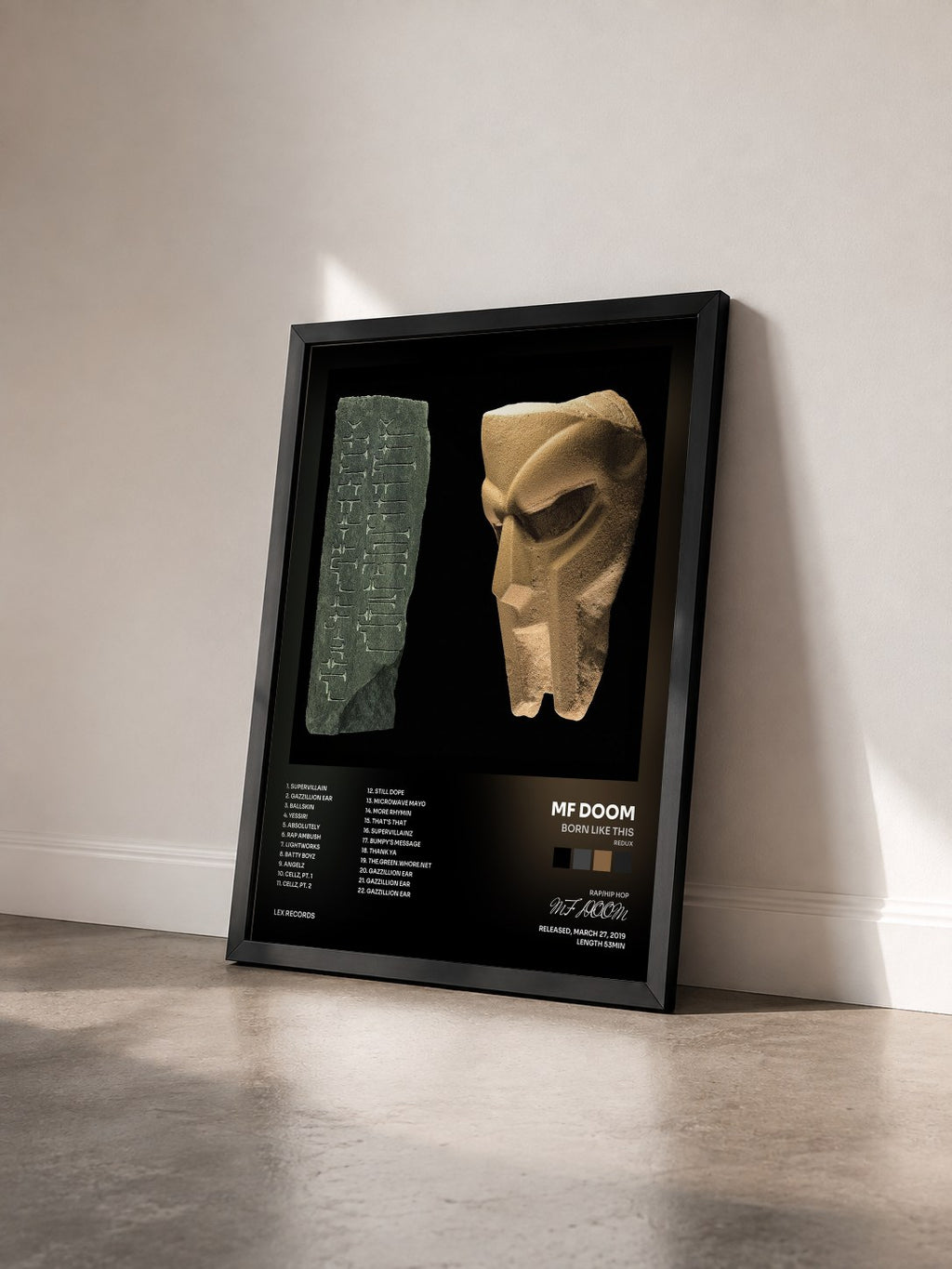 #noir Tableau de l'album BORN LIKE THIS (Redux) de MF DOOM vu de trois quarts, cadre noir