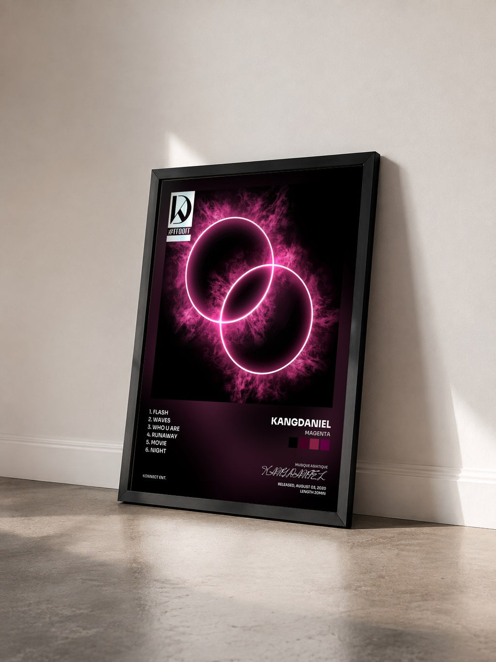 #noir Tableau de l'album MAGENTA de KANGDANIEL vu de trois quarts, cadre noir