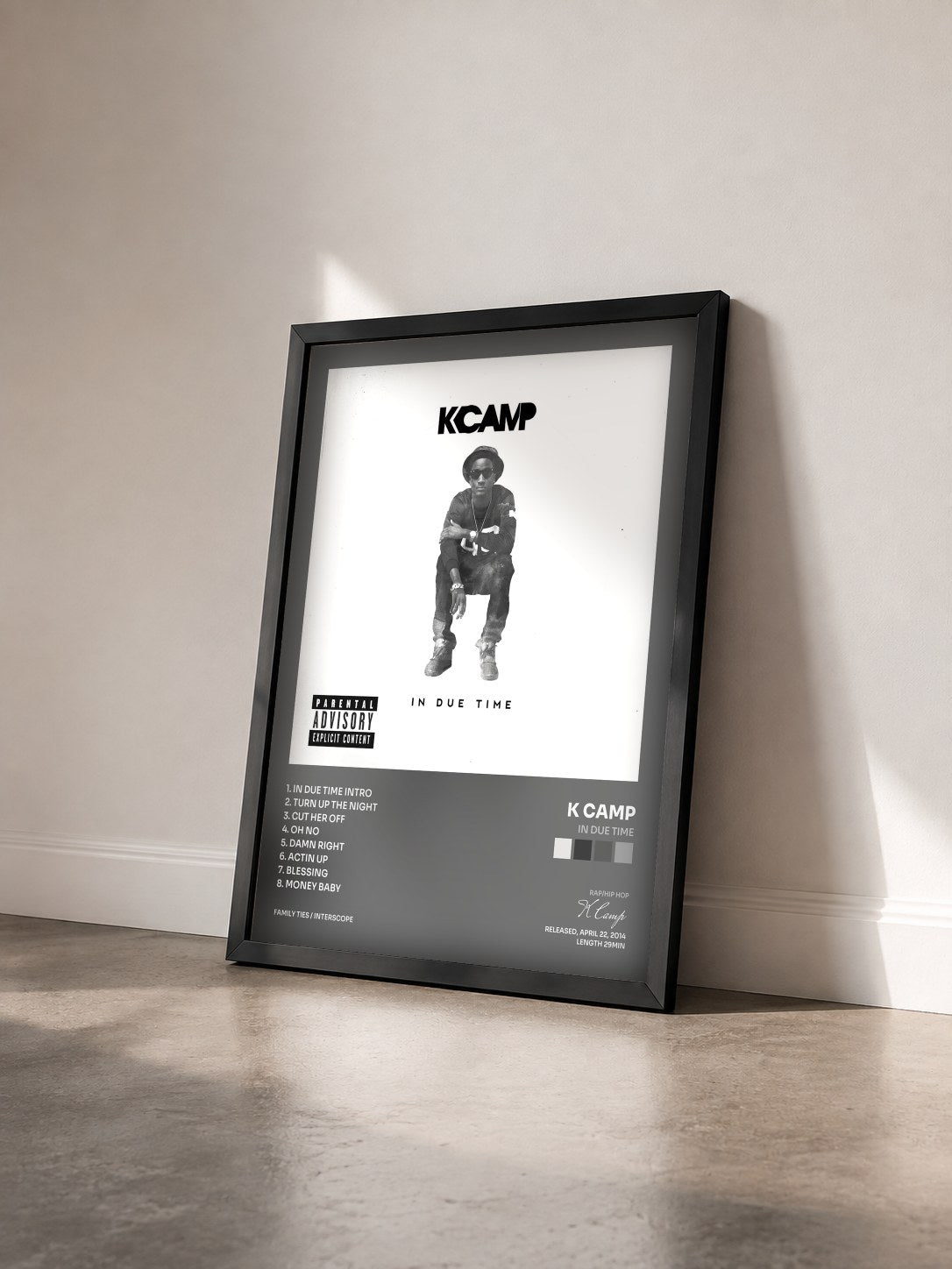 #noir Tableau de l'album In Due Time de K Camp vu de trois quarts, cadre noir