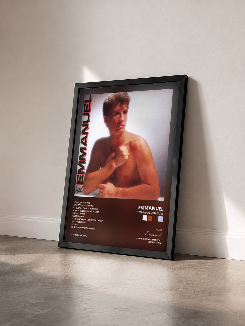 #noir Tableau de l'album Desnudo Emmanuel de Emmanuel vu de trois quarts, cadre noir