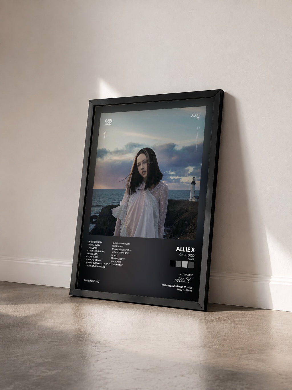 #noir Tableau de l'album Cape God (Deluxe) de Allie X vu de trois quarts, cadre noir