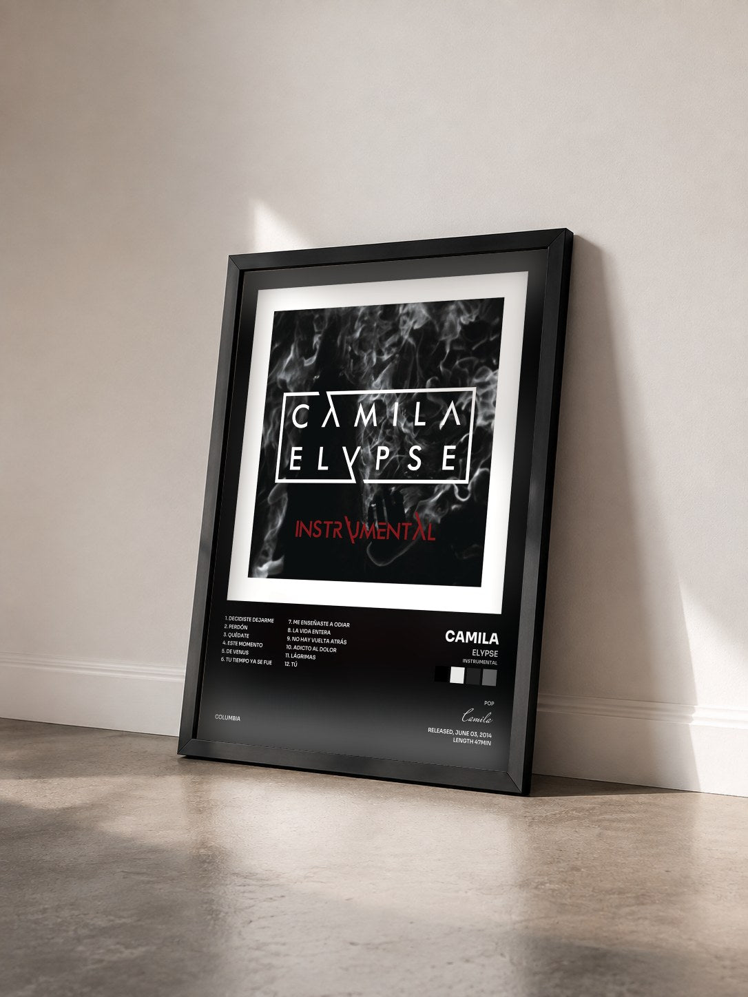 #noir Tableau de l'album Elypse (Instrumental) de Camila vu de trois quarts, cadre noir