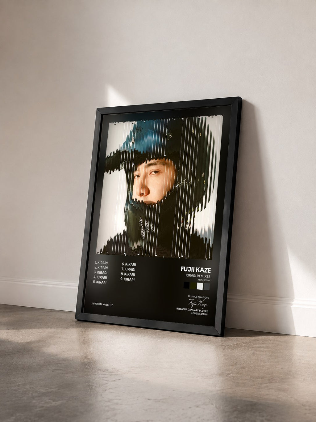 #noir Tableau de l'album Kirari Remixes (Asia Edition) de Fujii Kaze vu de trois quarts, cadre noir