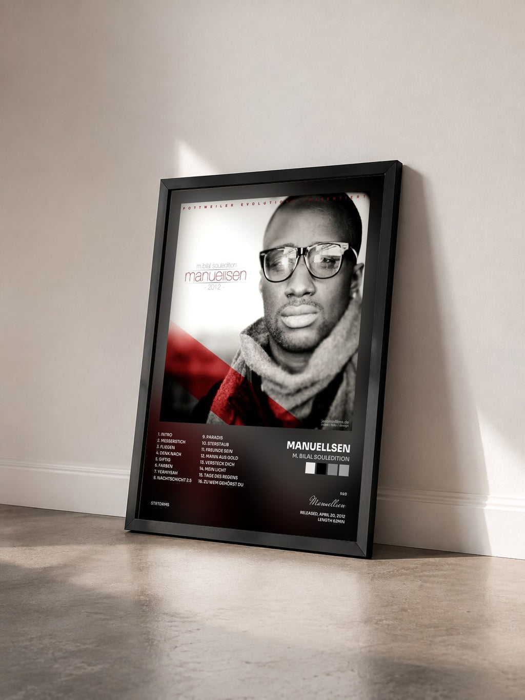 #noir Tableau de l'album M. Bilal Souledition de Manuellsen vu de trois quarts, cadre noir