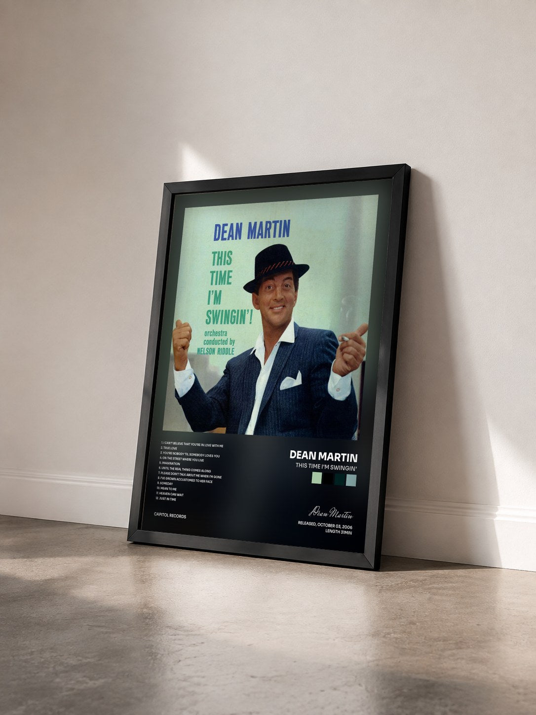 #noir Tableau de l'album This Time I'm Swingin' de Dean Martin vu de trois quarts, cadre noir