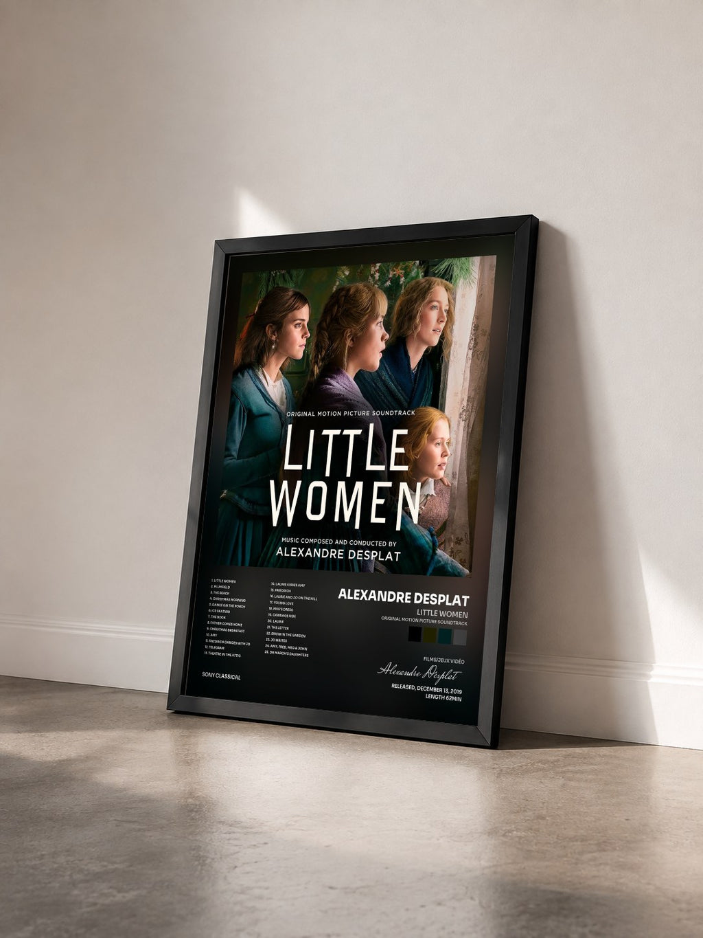 #noir Tableau de l'album Little Women (Original Motion Picture Soundtrack) de Alexandre Desplat vu de trois quarts, cadre noir