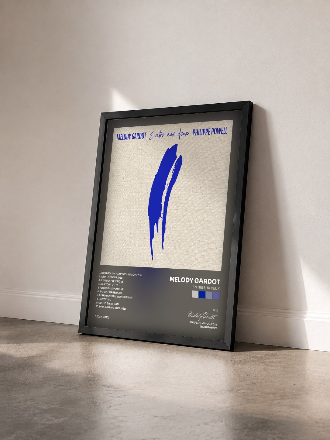 #noir Tableau de l'album Entre eux deux de Melody Gardot vu de trois quarts, cadre noir