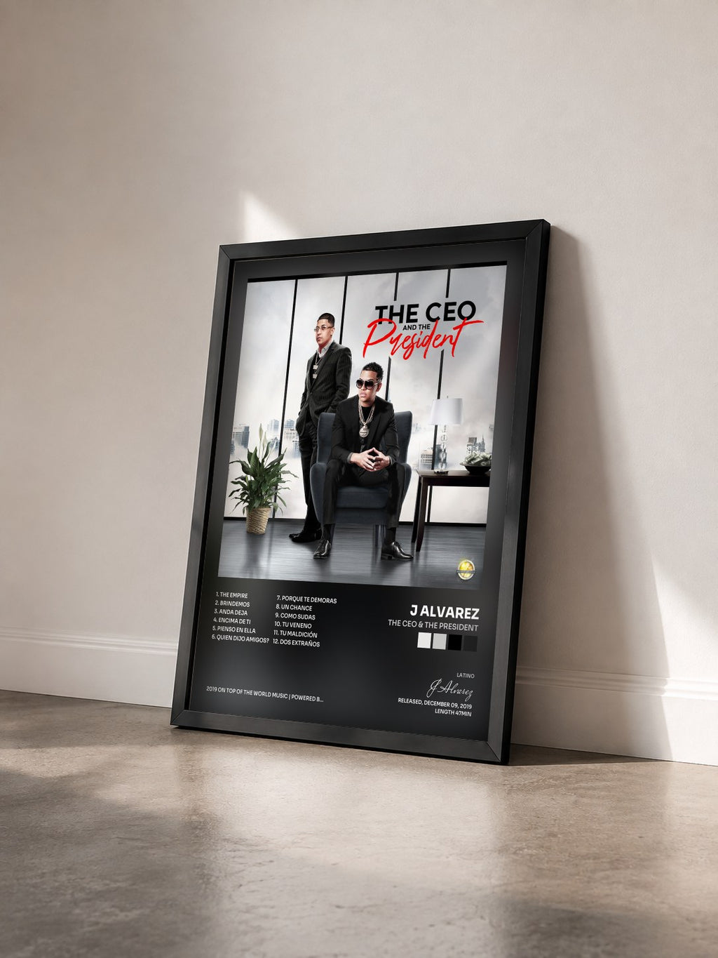 #noir Tableau de l'album The Ceo & The President de J Alvarez vu de trois quarts, cadre noir
