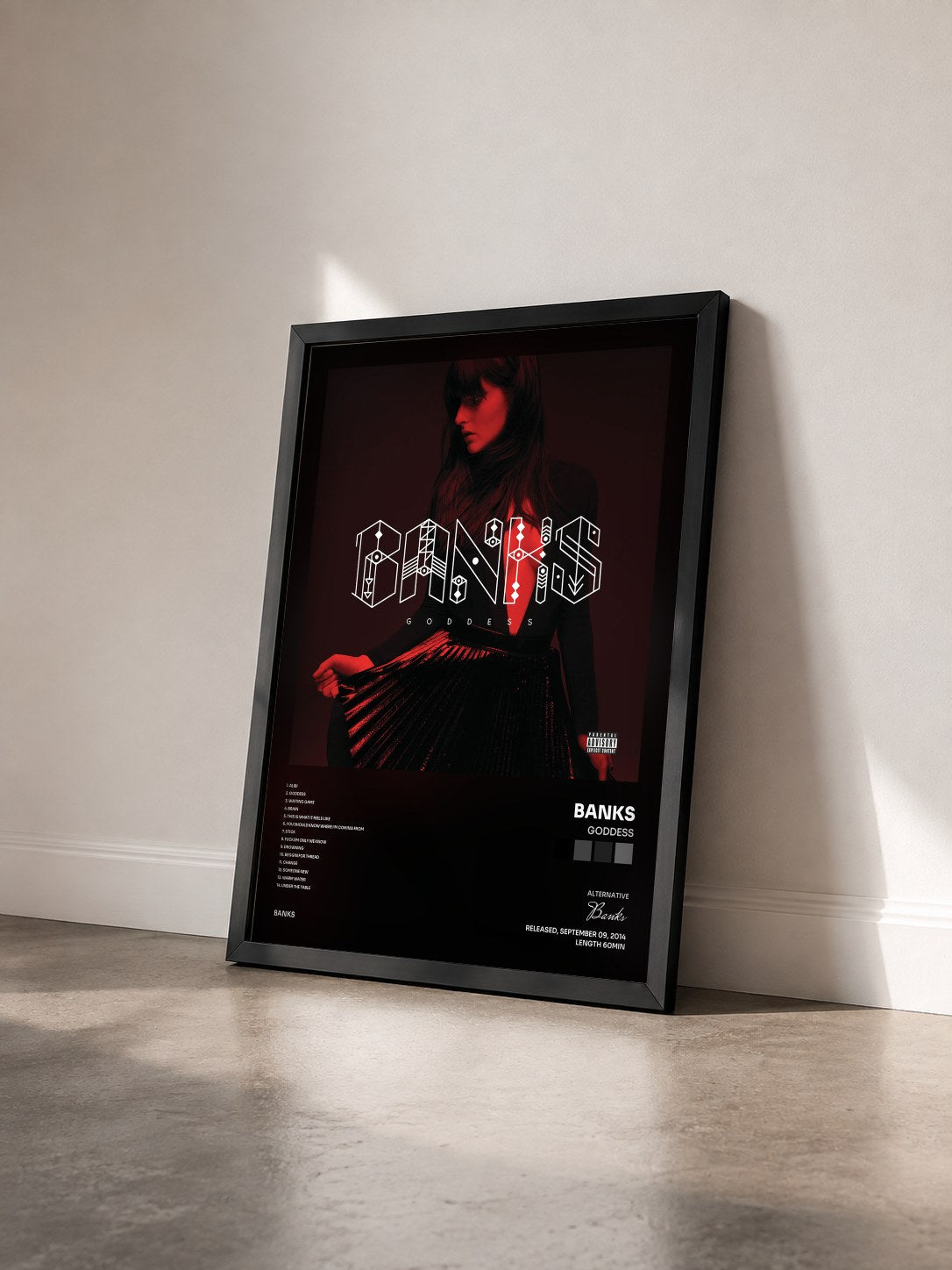 #noir Tableau de l'album Goddess de Banks vu de trois quarts, cadre noir