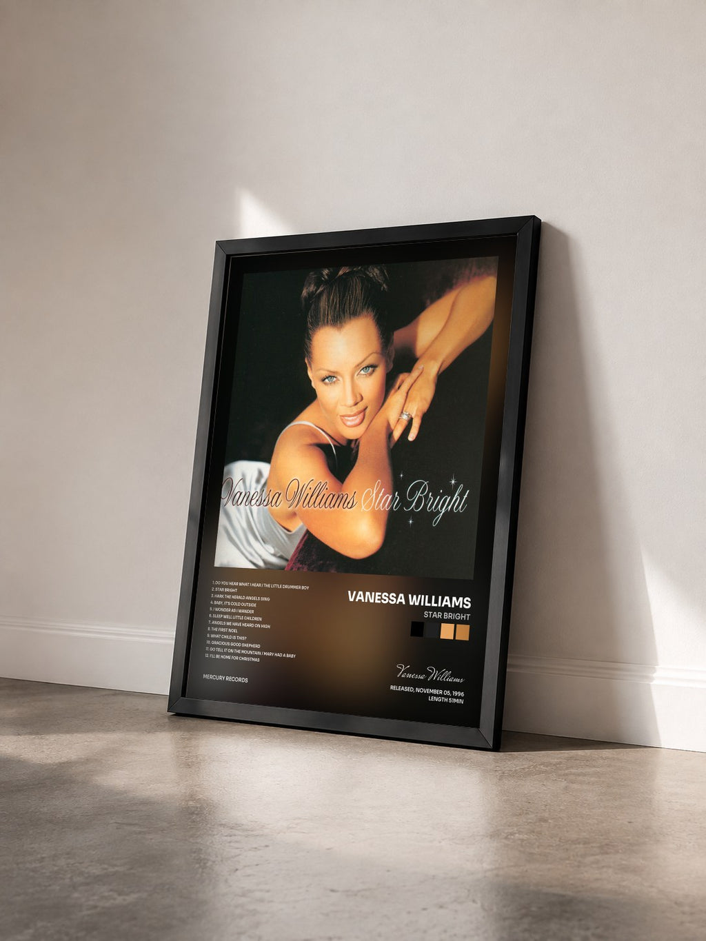 #noir Tableau de l'album Star Bright de Vanessa Williams vu de trois quarts, cadre noir