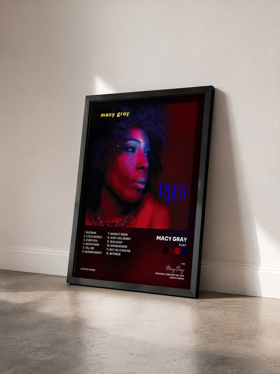 #noir Tableau de l'album Ruby de Macy Gray vu de trois quarts, cadre noir