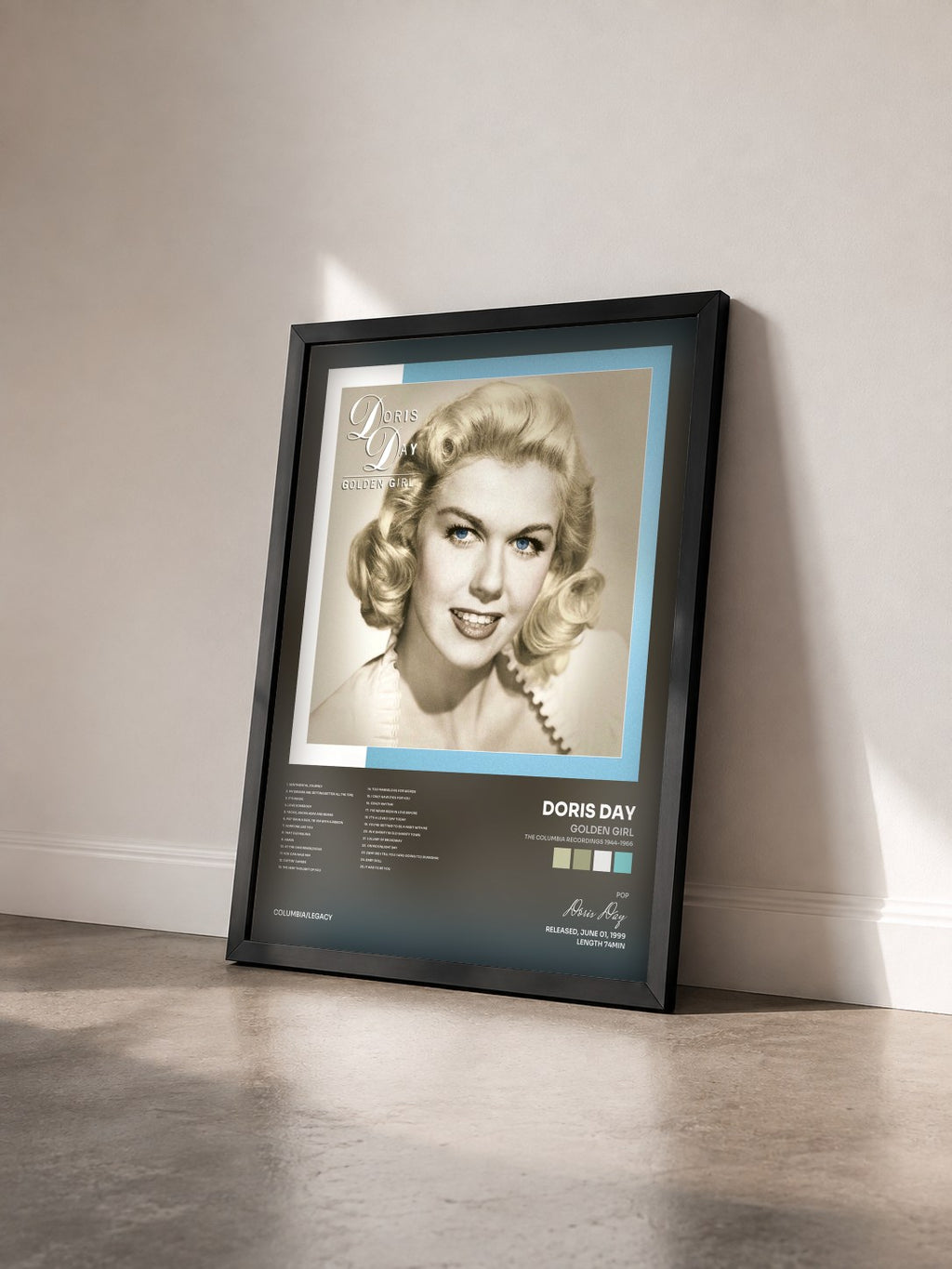 #noir Tableau de l'album Golden Girl (The Columbia Recordings 1944-1966) de Doris Day vu de trois quarts, cadre noir