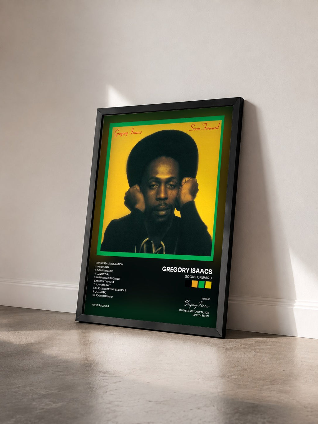 #noir Tableau de l'album Soon Forward de Gregory Isaacs vu de trois quarts, cadre noir