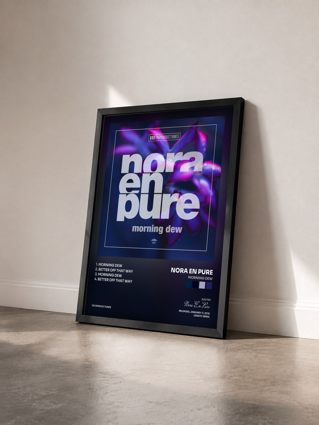 #noir Tableau de l'album Morning Dew de Nora En Pure vu de trois quarts, cadre noir