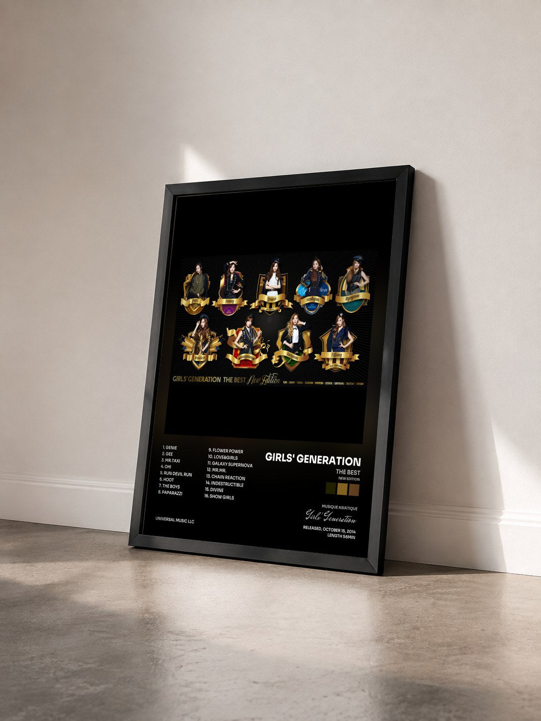 #noir Tableau de l'album The Best (New Edition) de Girls' Generation vu de trois quarts, cadre noir