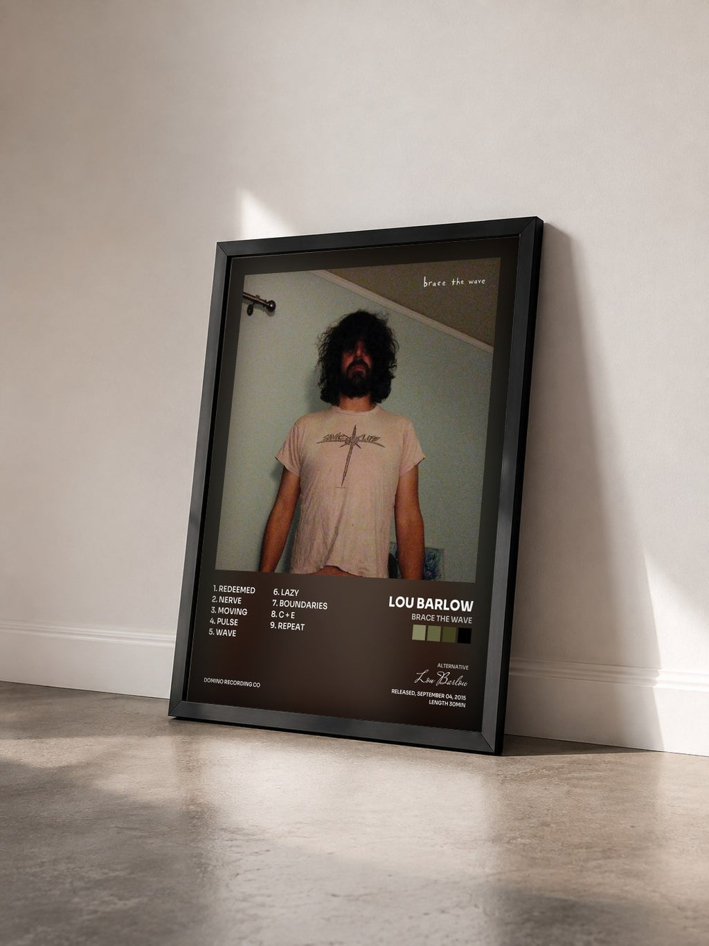 #noir Tableau de l'album Brace the Wave de Lou Barlow vu de trois quarts, cadre noir