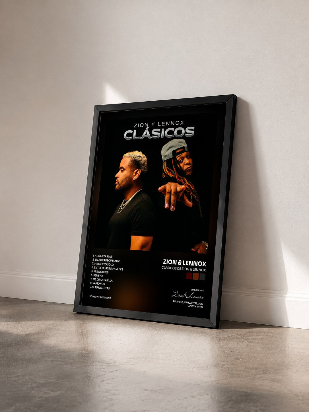 #noir Tableau de l'album Clasicos de Zion & Lennox de Zion & Lennox vu de trois quarts, cadre noir