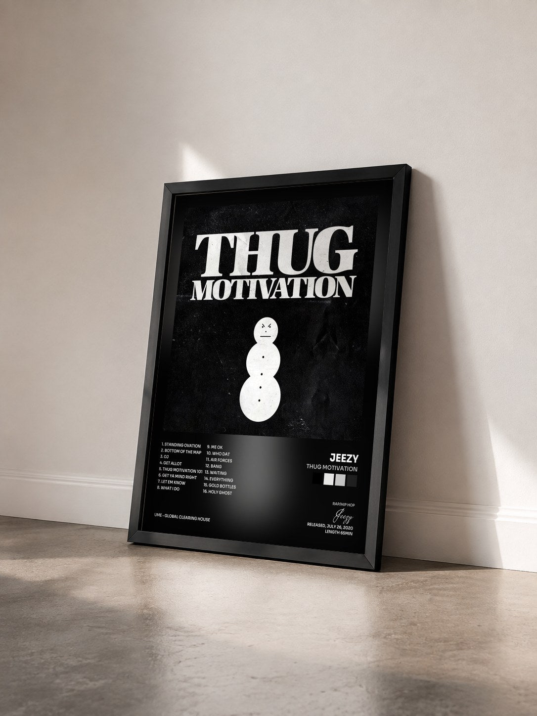 #noir Tableau de l'album Thug Motivation de Jeezy vu de trois quarts, cadre noir