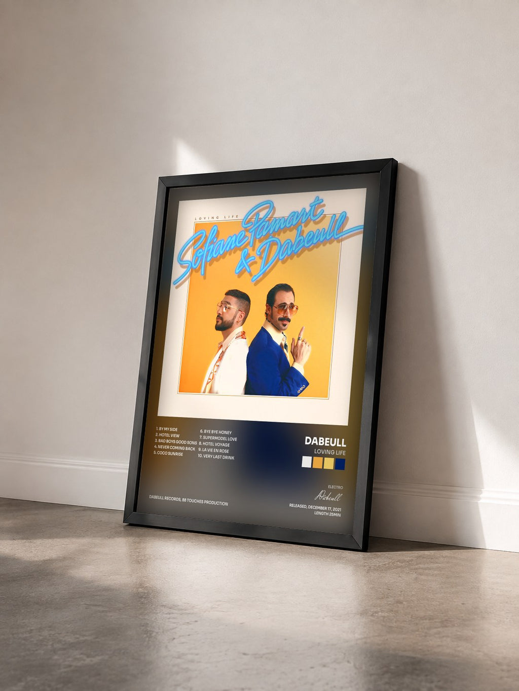 #noir Tableau de l'album Loving Life de Dabeull vu de trois quarts, cadre noir