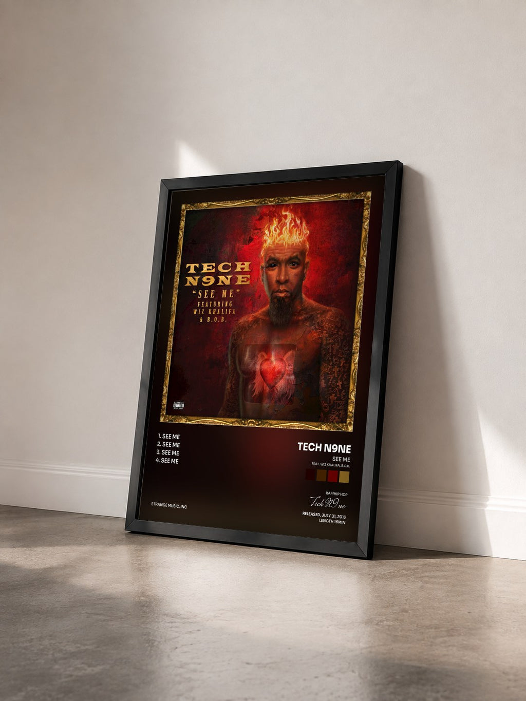 #noir Tableau de l'album See Me (feat. Wiz Khalifa, B.o.B.) de Tech N9ne vu de trois quarts, cadre noir