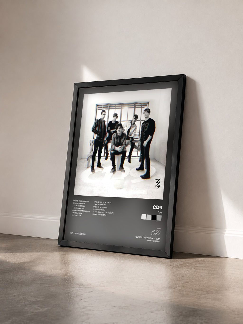 #noir Tableau de l'album 3/4 de CD9 vu de trois quarts, cadre noir