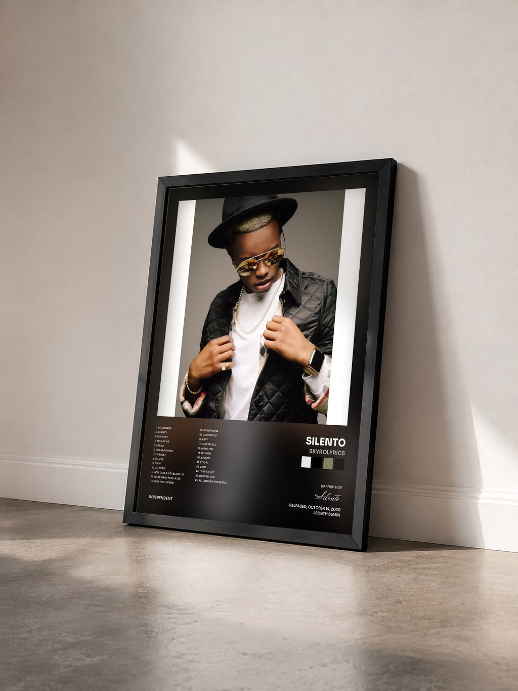 #noir Tableau de l'album SKYROLYRICS de Silento vu de trois quarts, cadre noir