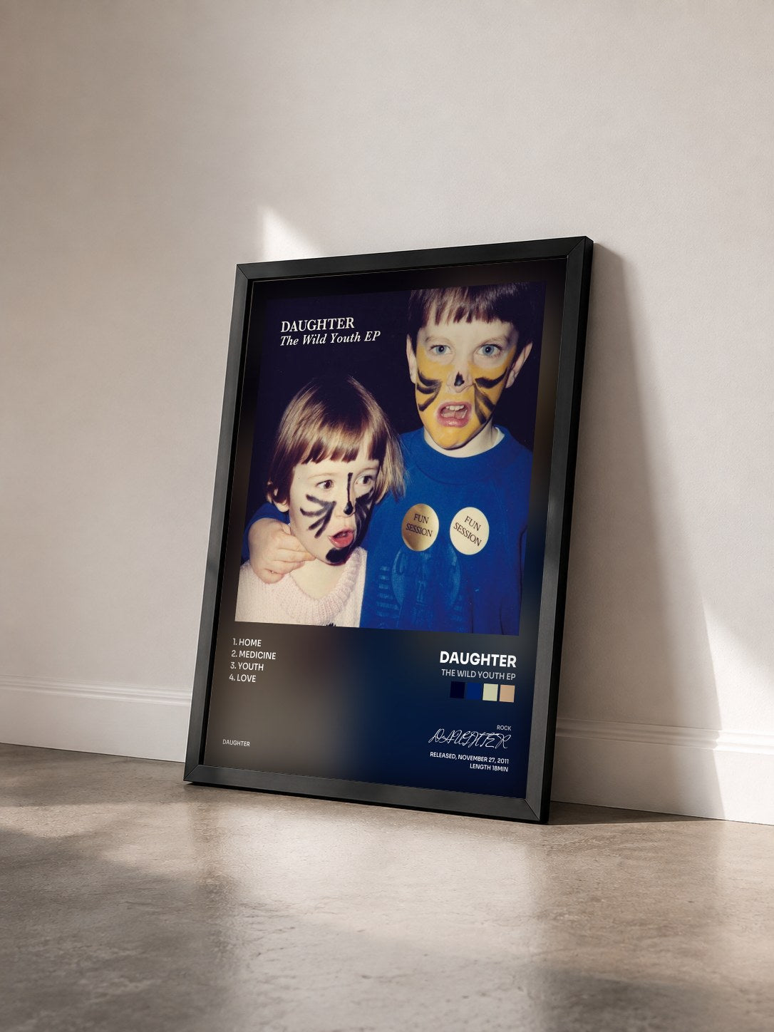 #noir Tableau de l'album The Wild Youth EP de DAUGHTER vu de trois quarts, cadre noir