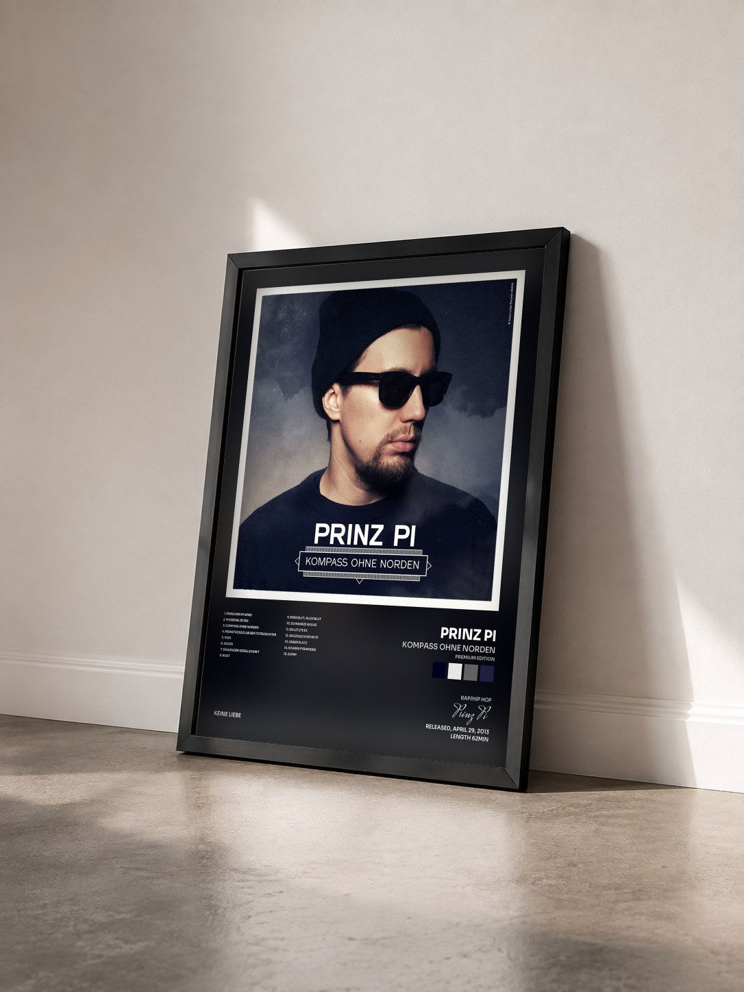 #noir Tableau de l'album Kompass ohne Norden (Premium Edition) de Prinz Pi vu de trois quarts, cadre noir