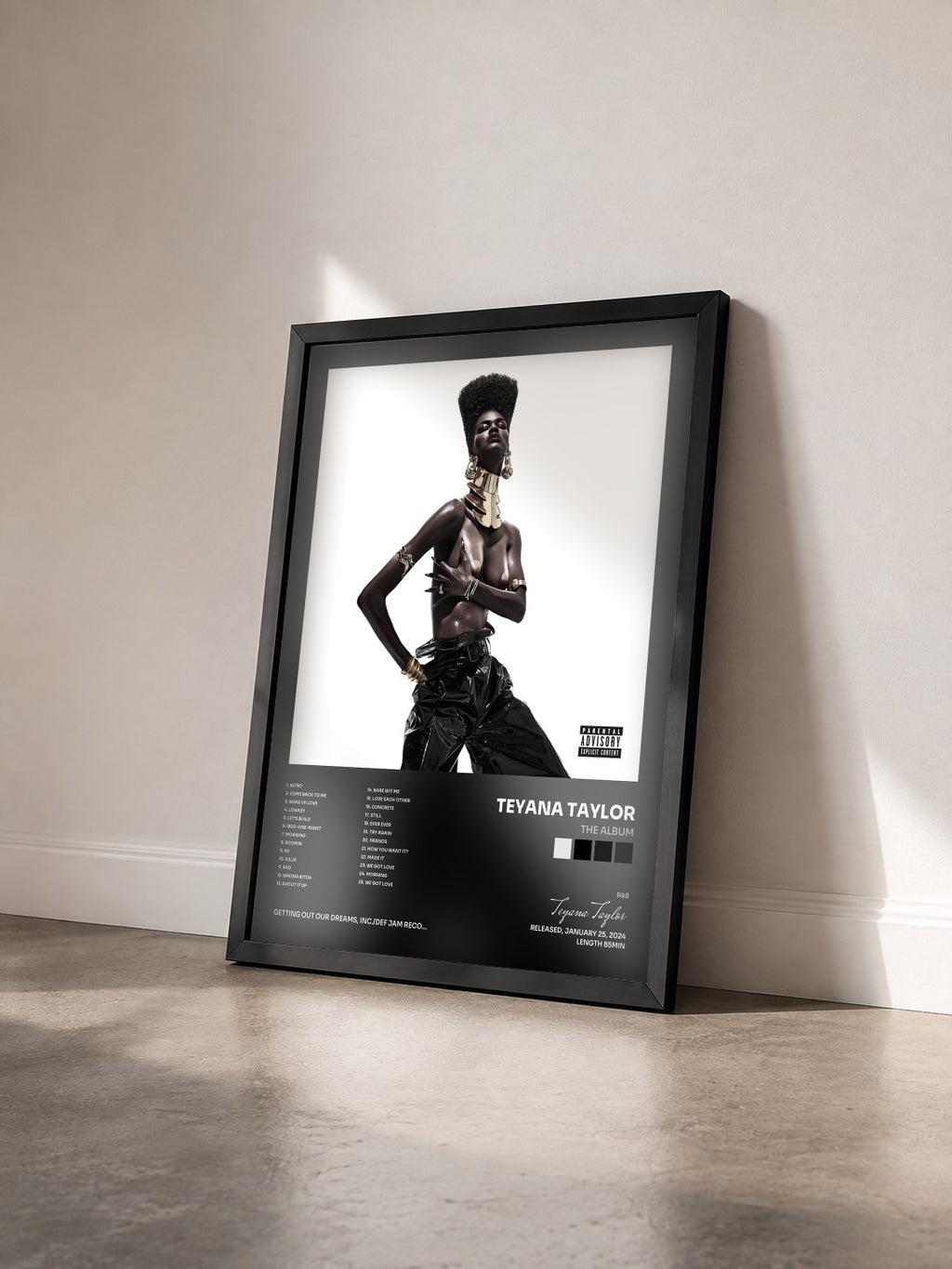 #noir Tableau de l'album The Album de Teyana Taylor vu de trois quarts, cadre noir