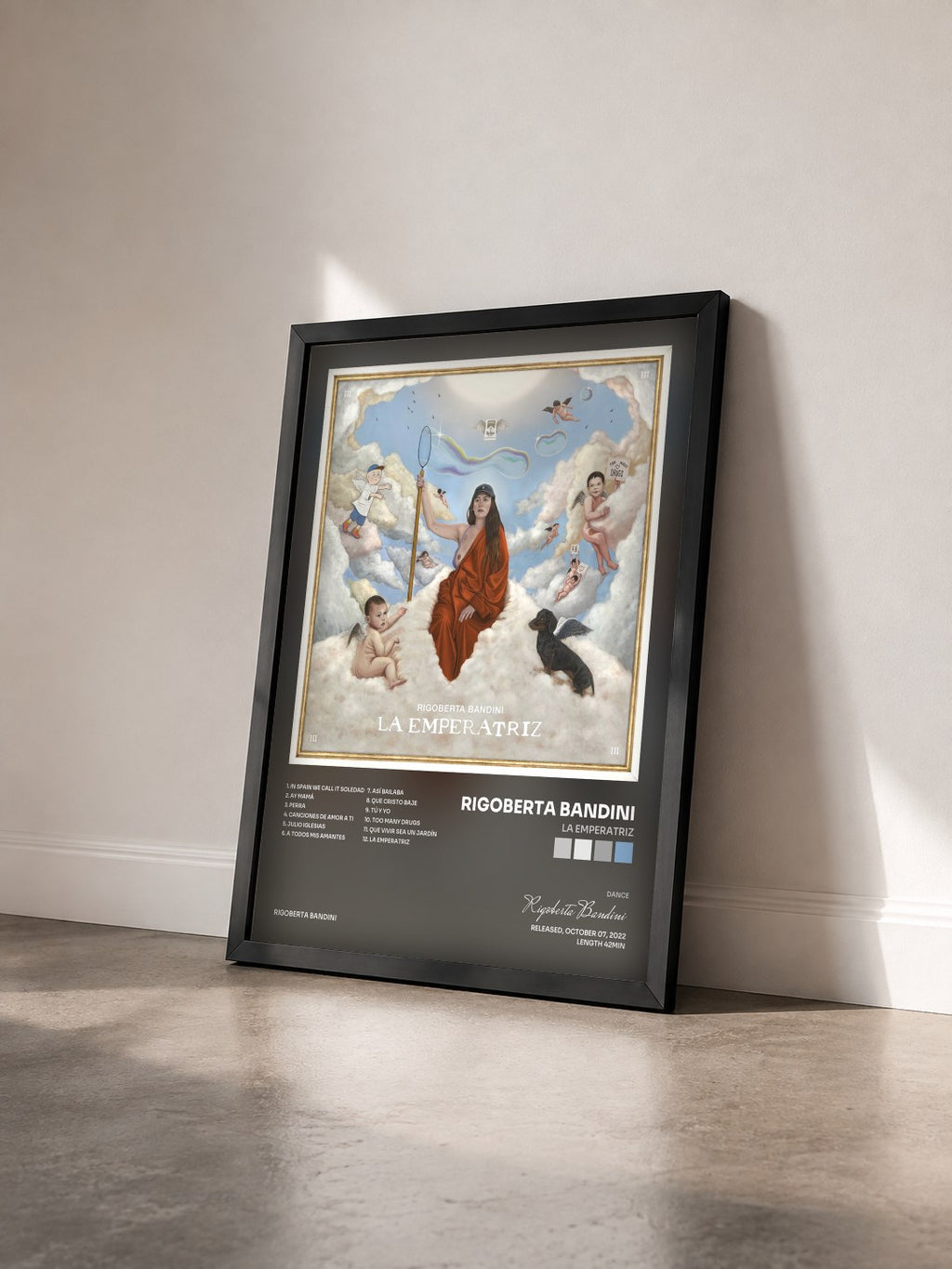 #noir Tableau de l'album La Emperatriz de Rigoberta Bandini vu de trois quarts, cadre noir