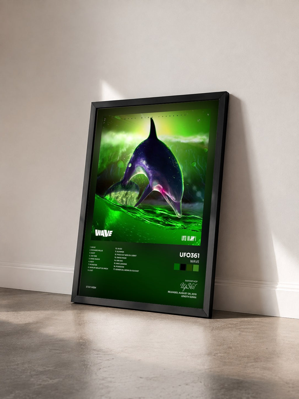 #noir Tableau de l'album WAVE de Ufo361 vu de trois quarts, cadre noir