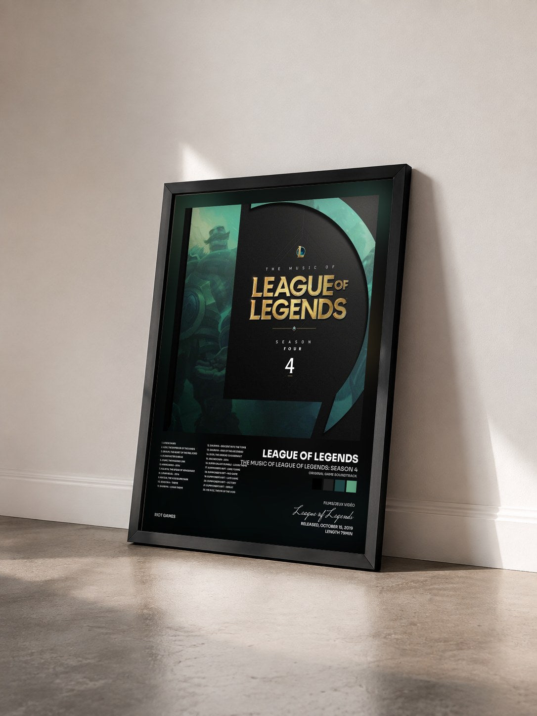 #noir Tableau de l'album The Music of League of Legends: Season 4 (Original Game Soundtrack) de League of Legends vu de trois quarts, cadre noir