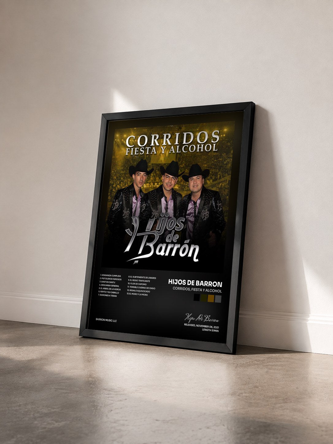 #noir Tableau de l'album Corridos, Fiesta y Alcohol de Hijos De Barron vu de trois quarts, cadre noir