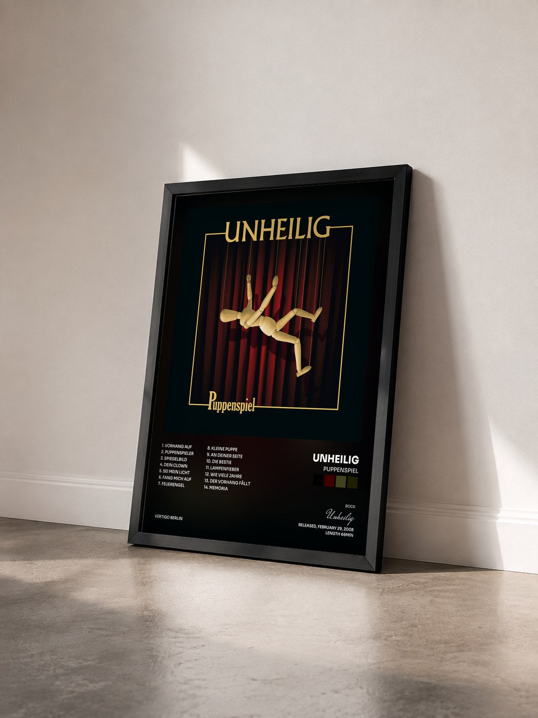 #noir Tableau de l'album Puppenspiel de Unheilig vu de trois quarts, cadre noir