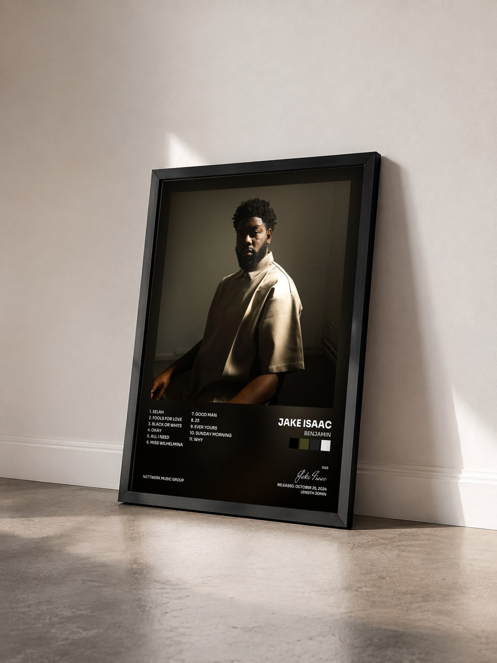 #noir Tableau de l'album BENJAMIN de Jake Isaac vu de trois quarts, cadre noir
