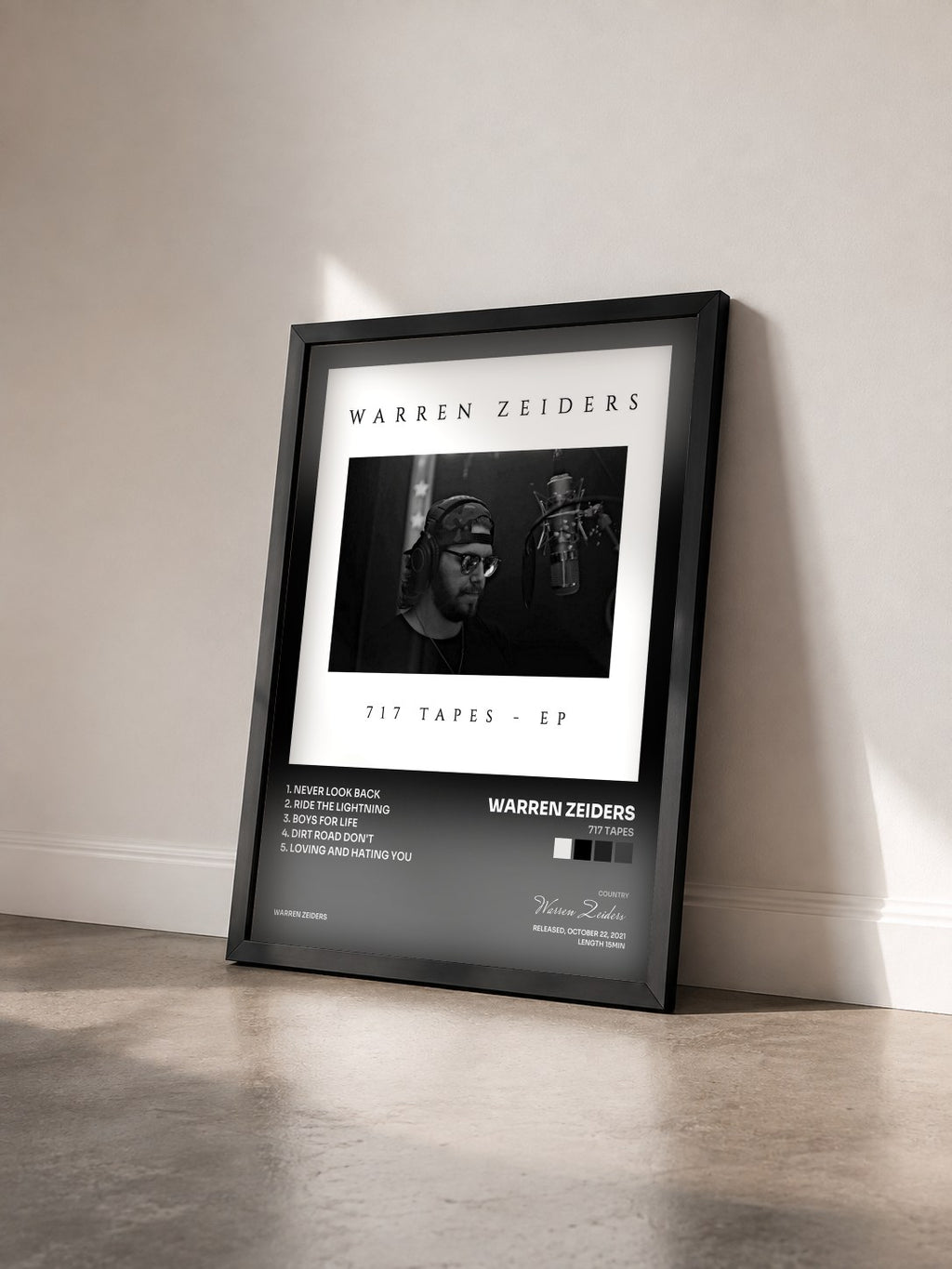 #noir Tableau de l'album 717 Tapes de Warren Zeiders vu de trois quarts, cadre noir