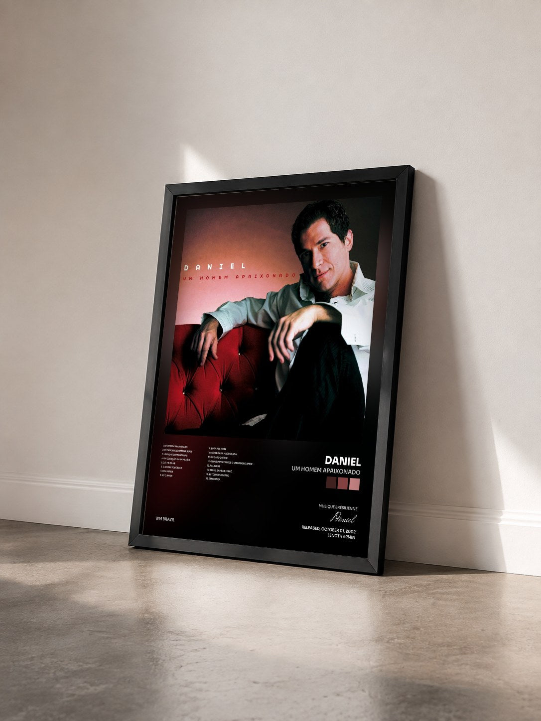#noir Tableau de l'album Um Homem Apaixonado de Daniel vu de trois quarts, cadre noir