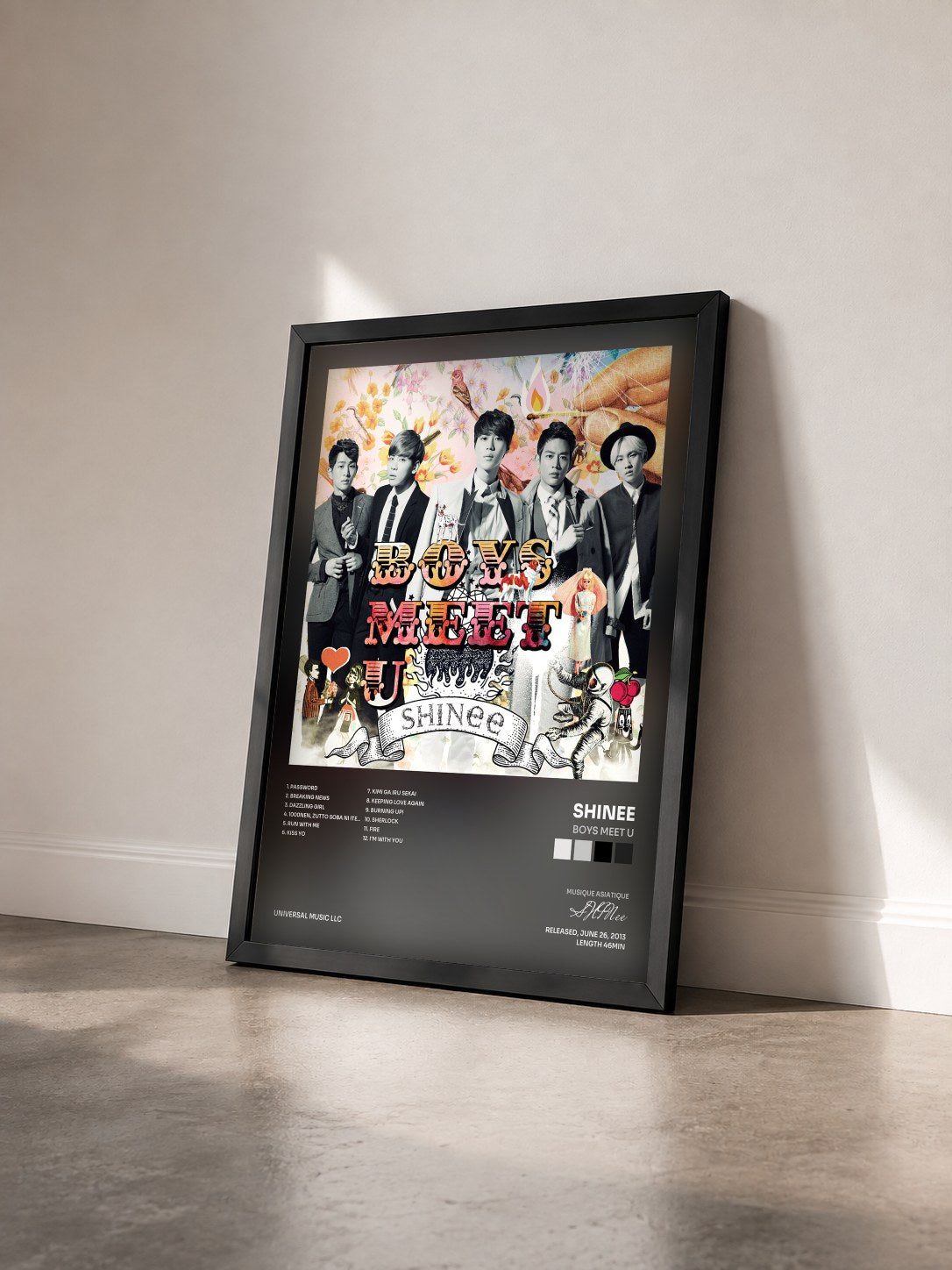 #noir Tableau de l'album Boys Meet U de SHINee vu de trois quarts, cadre noir