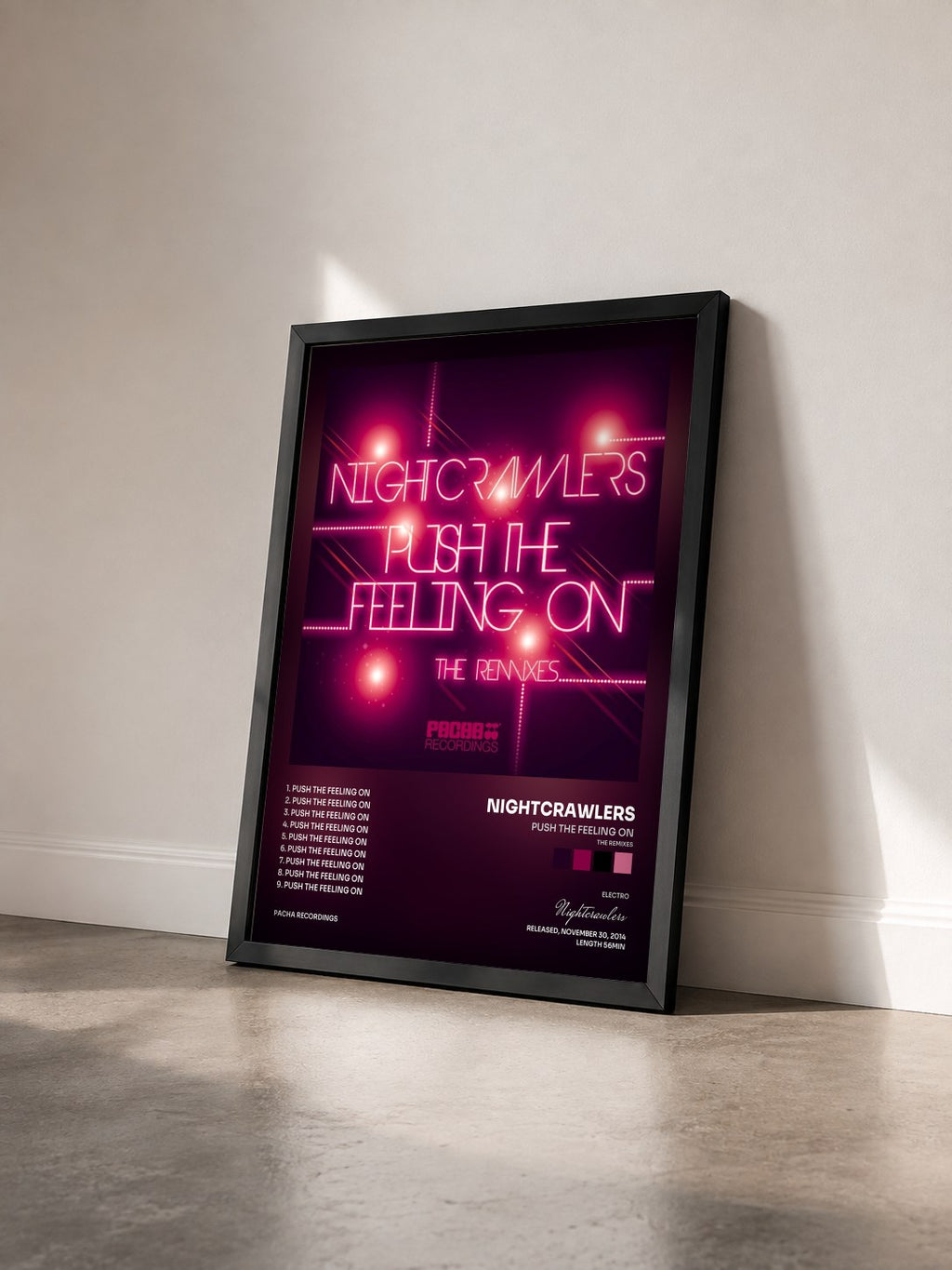 #noir Tableau de l'album Push the Feeling On (The Remixes) de Nightcrawlers vu de trois quarts, cadre noir