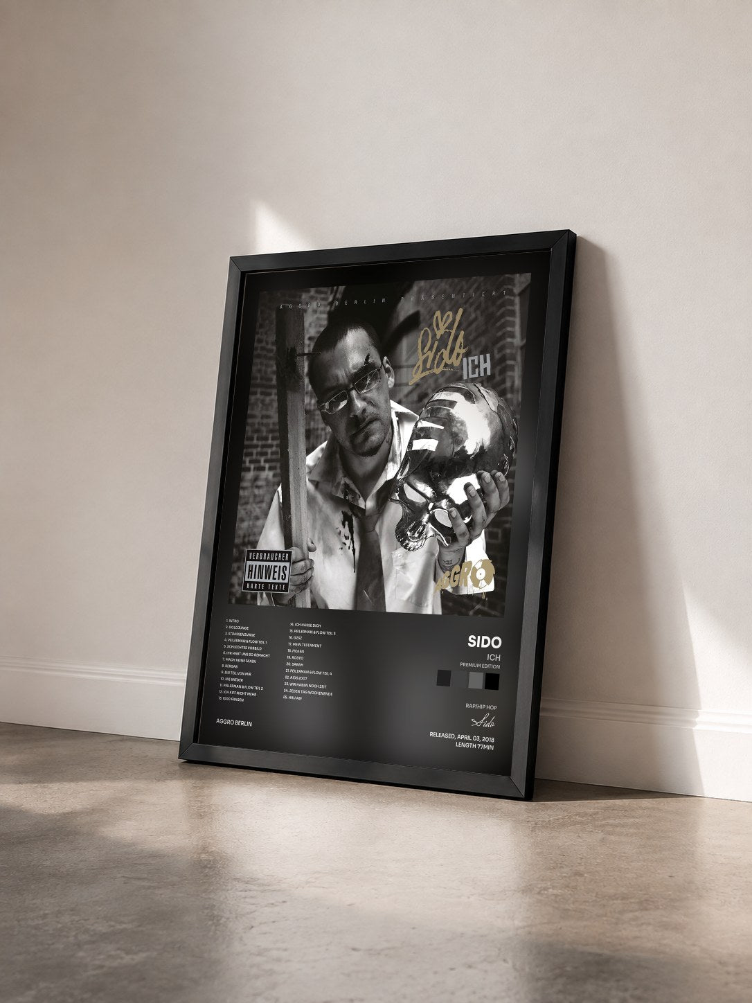 #noir Tableau de l'album Ich (Premium Edition) de Sido vu de trois quarts, cadre noir