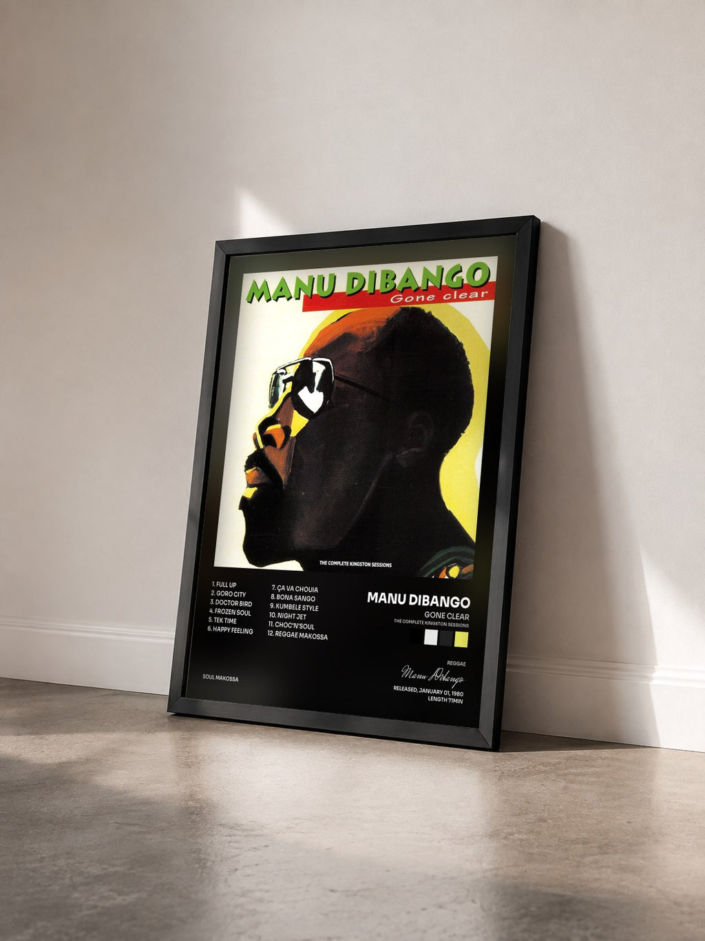 #noir Tableau de l'album Gone Clear (The Complete Kingston Sessions) de Manu Dibango vu de trois quarts, cadre noir