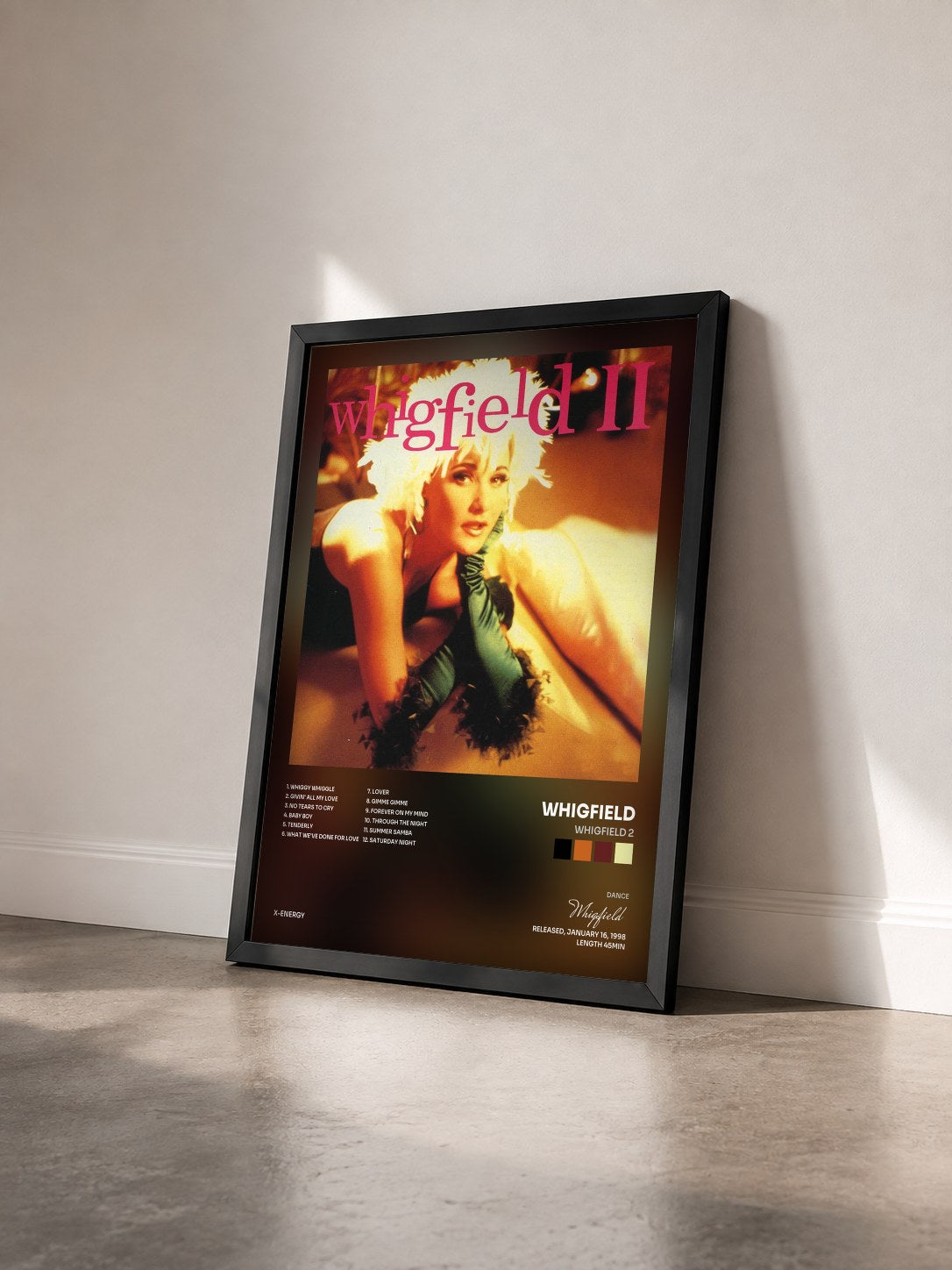 #noir Tableau de l'album Whigfield 2 de Whigfield vu de trois quarts, cadre noir