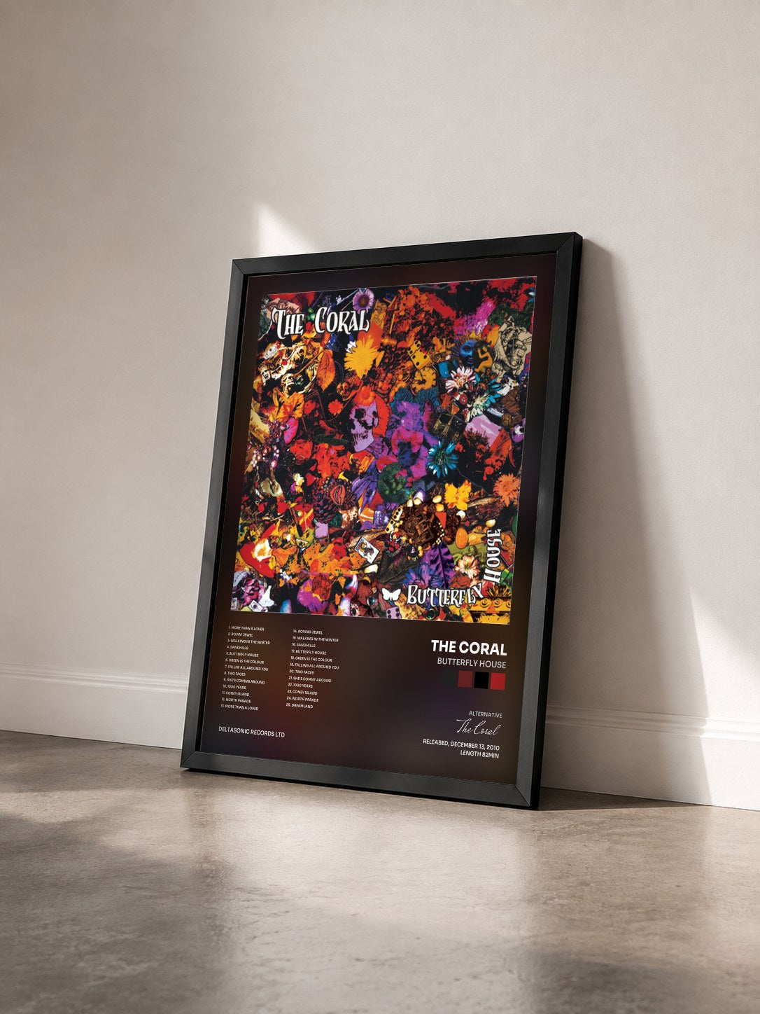 #noir Tableau de l'album Butterfly House de The Coral vu de trois quarts, cadre noir