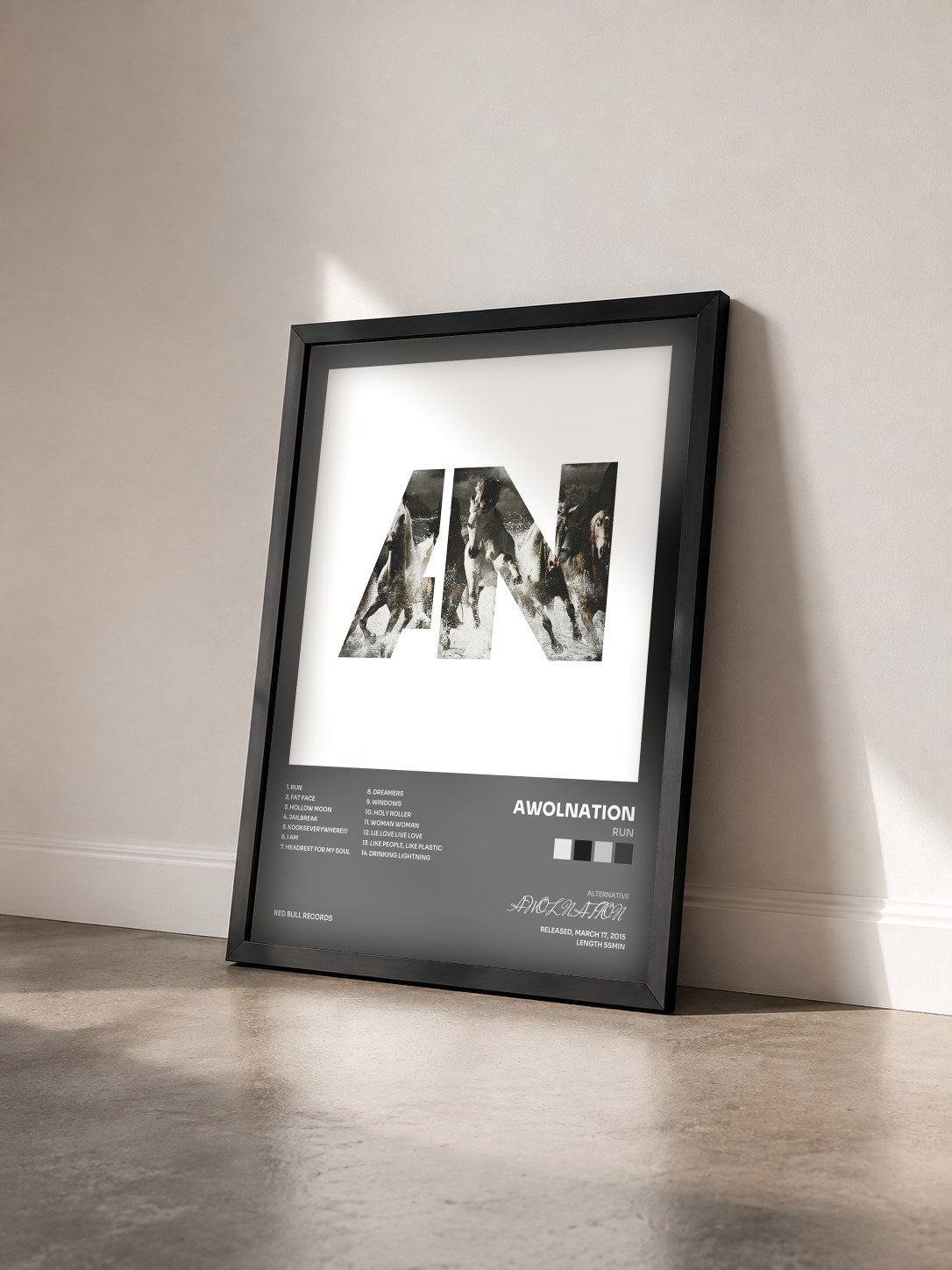 #noir Tableau de l'album Run de AWOLNATION vu de trois quarts, cadre noir