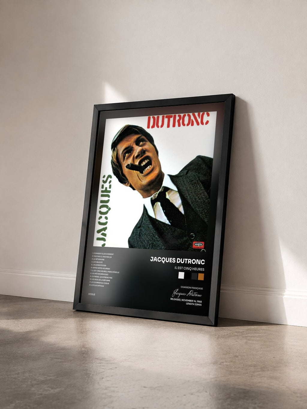 #noir Tableau de l'album Il est cinq heures de Jacques Dutronc vu de trois quarts, cadre noir